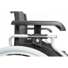 Откидные подлокотники
