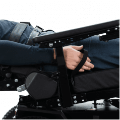 Удобная петля для регулировки угла наклона спинки
